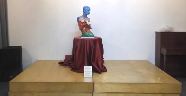 Dopo il successo al Quirinale “L’Angelo della Salvezza” dello scultore Francesco Guadagnuolo è in Mostra nella Biblioteca di Genzano di Roma